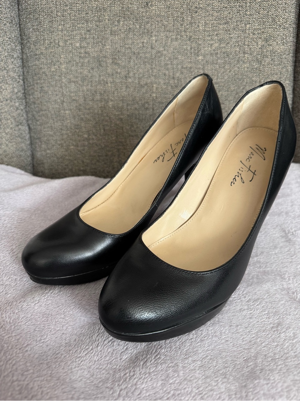 Marc Fisher Black Round-Toe Leather Pumps